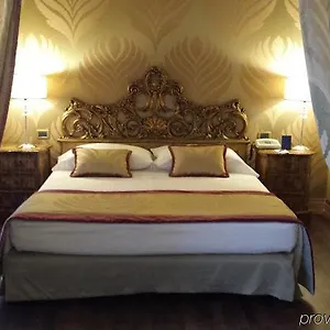 4* ホテル アマデウス