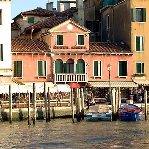 3* Otel Canal & Walter